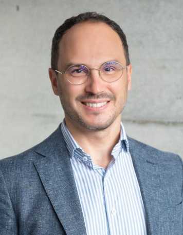 Prof. Linard Cantieni